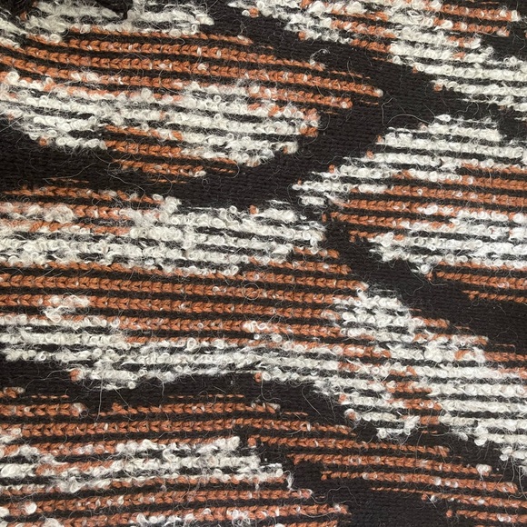 BCBGMAXAZRIA turtle neck tunic w/fringe. Woven beautiful, dramatic. EUC - Picture 7 of 7